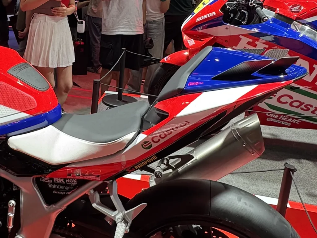 CBR 500 Four 5